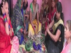 Political parties in Firozabad launch election special bangles 