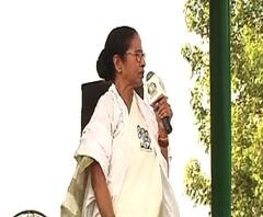 অফিসার বদলে লাভ হবে না, সমস্ত অফিসার রাজ্য প্রশাসনের, চোপড়ায় হুঙ্কার মমতার