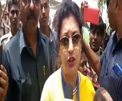 দুবরাজপুরে কেন্দ্রীয় বাহিনীর বিরুদ্ধে শূন্যে গুলি ছোঁড়ার অভিযোগ, ঘটনাস্থলে বীরভূমের তৃণমূল প্রার্থী শতাব্দী রায়