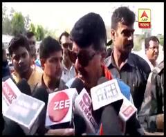 কেন্দ্রীয় বাহিনী আসায় ভয় ভেঙেছে ভোটারদের, ভয় পেয়ে সন্ত্রাসের পথ বেছে নিচ্ছে তৃণমূল, বীরভূমে গিয়ে অভিযোগ বিজেপি নেতা কৈলাস বিজয়বর্গীয়র, গুরুত্ব দিতে নারাজ অনুব্রত