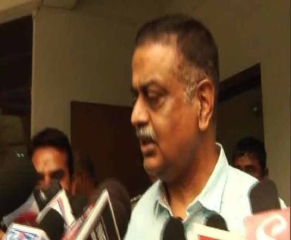 দ্বিতীয় দফার ভোটে রায়গঞ্জের সব বুথে থাকছে কেন্দ্রীয় বাহিনী, সিসিটিভি, ক্যুইক রেসপন্স টিম, রায়গঞ্জের বৈঠকে বললেন বিবেক দুবে Lok Sabha Election 2019: Vivek Dube described the security system in Raigunj before election দ্বিতীয় দফার ভোটে রায়গঞ্জের সব বুথে থাকছে কেন্দ্রীয় বাহিনী, সিসিটিভি, ক্যুইক রেসপন্স টিম, রায়গঞ্জের বৈঠকে বললেন বিবেক দুবে
