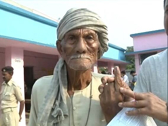 105-year-old man casts his vote in Bihar's Khagaria