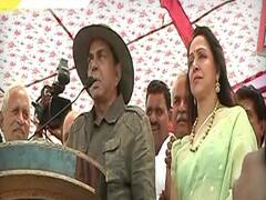 Dharmendra utters 'Sholay' dialogues at rally while campaigning for Hema Malini