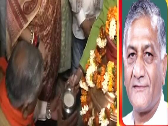 लोकसभा चुनाव 2019: वोटिंग से पहले गाजियाबाद से बीजेपी उम्मीदवार जनरल वी के सिंह ने की पूजा