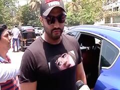 अभिनेता अर्जुन कपूर ने किया मतदान, लोगों से कहा- बेहतर भारत बनाने का यही है मौका, वोट जरूर करें