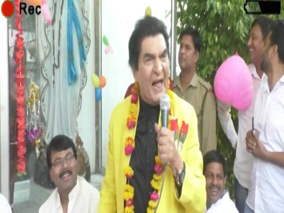 Asrani campaigns for BJP candidate Ramshankar Katheria