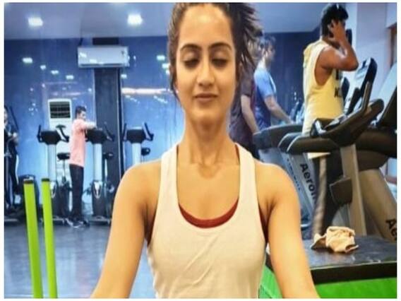 टीवी अभिनेत्री अमिका शैल के साथ डे आउट, देखिए सास बहू साज़िश का फूल एपिसोड
