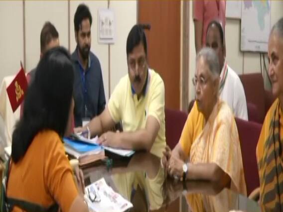 Sheila Dikshit files nomination from North-East Delhi constituency 