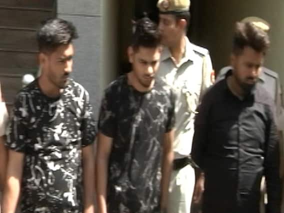 टिक टॉक ऐप पर वीडियो बनाने के चक्कर में युवक की गई जान, दोस्त हुए गिरफ्तार, देखें पूरा मामला