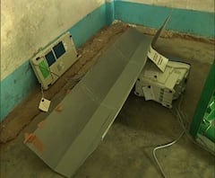 কোচবিহারের দিনহাটায় বুথে ঢুকে তাণ্ডব, ইভিএম, ভিভিপ্যাট ভাঙচুর, তৃণমূল-বিজেপি-র একে অপরের বিরুদ্ধে অভিযোগ
