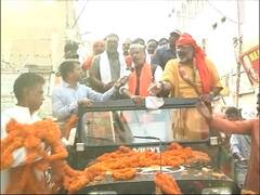 बिहार: गिरिराज सिंह के लिए वोट मांगने बेगुसराय पहुंचे सुशील मोदी, कहा- हमारी लड़ाई तनवीर हसन से है