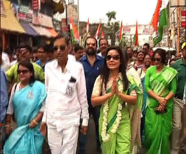 আয়-ব্যয়: ৭০ লক্ষ টাকা দামের হীরের আংটি, দেড়শো গ্রাম সোনা, আর কী কী আছে মহুয়া মৈত্রের সম্পত্তির তালিকায়? জেনে নিন, কৃষ্ণনগরের তৃণমূল প্রার্থী মহুয়া মৈত্রর সম্পত্তির খতিয়ান lok sabha election 2019: AYE BYEY: PROPERTY DECLARATION BY TMC CANDIDATE OF KRISHNANAGAR MOHUA MOITRA আয়-ব্যয়: ৭০ লক্ষ টাকা দামের হীরের আংটি, দেড়শো গ্রাম সোনা, আর কী কী আছে মহুয়া মৈত্রের সম্পত্তির তালিকায়? জেনে নিন, কৃষ্ণনগরের তৃণমূল প্রার্থী মহুয়া মৈত্রর সম্পত্তির খতিয়ান
