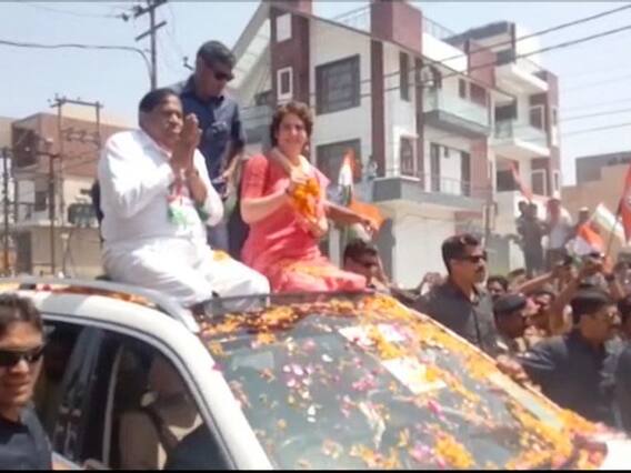 Priyanka Gandhi holds roadshow in UP's Bijnor