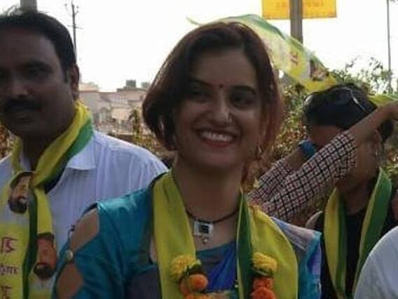 નવસારી બેઠક પરથી ઉમેદવારી નોંધાવનાર મહિલાની 3 કરોડની છેતરપિંડીના ગુનામાં પોલીસે કરી ધરપકડ, જુઓ વીડિયો