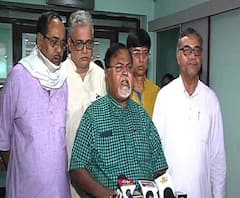 ব্যারাকপুরে ইভিএমে মক পোলের সময় বিজেপির নাম থাকা নিয়ে বিতর্ক, নির্বাচন কমিশনে অভিযোগ জানিয়েছি, মন্তব্য পার্থর