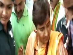 Pragya denies 'terrorist' barb against Digvijaya