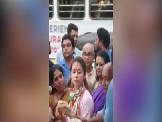 Urmila Matondkar's unique way of campaigning for Congress