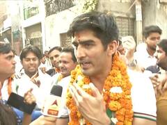 साउथ दिल्ली में कांग्रेस प्रत्याशी विजेंदर सिंह ने किया चुनाव प्रचार, कहा- मेरा मुकाबला किसी से नहीं है