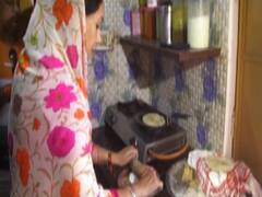 Jaipur royal and BJP contestant from Rajsamand Diya Kumari makes 'roti' to please voters 
