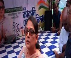 বারাসাতের তৃণমূল প্রার্থী কাকলি ঘোষ দস্তিদারের অভিনব প্রচার