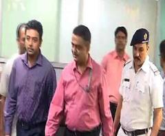 ধর্না মঞ্চে থাকা পুলিশ কর্তাদের কেন বদলি নয়, বিশেষ পুলিশ পর্যবেক্ষকের কাছে অভিযোগ বিজেপির, পাল্টা অভিযোগ তৃণমূলের