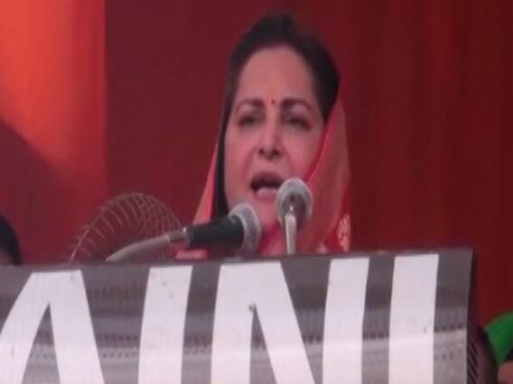 BJP leader Jaya Prada breaks down while addressing rally in Rampur 