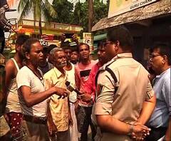 ভোটদানে ‘বাধা’, রণক্ষেত্র চোপড়া, দফায় দফায় সংঘর্ষ, বোমা-পাথরবৃষ্টি, পুলিশের লাঠিচার্জ-শূন্য গুলি