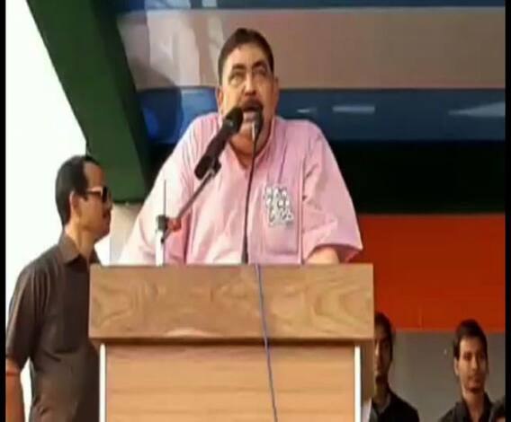 বিদেশ ভ্রমণ নিয়ে আক্রমণ করতে গিয়ে নরেন্দ্র মোদির সঙ্গে ডাকাত, হাজি মস্তানের তুলনা অনুব্রত মণ্ডলের