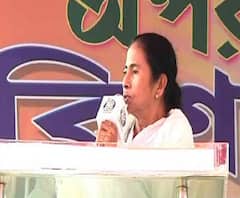 মালদা দক্ষিণে বিজেপির হয়ে ভোট করাচ্ছে বাহিনী, কলকাঠি নাড়ছেন বিজেপি প্রার্থীর স্বামী, অভিযোগ মমতার