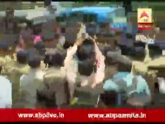 સુરતઃ ભાજપ અને કોંગ્રેસના કાર્યકરો વચ્ચે થઈ મારામારી, જુઓ વીડિયો