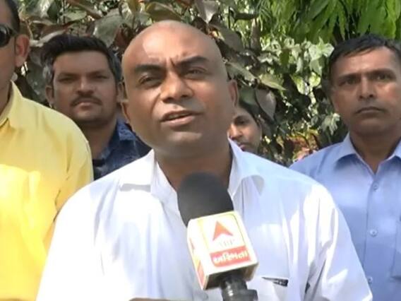 અરવલ્લીમાં સમાન કામ સમાન વેતનની માંગને લઈ સરકારી કર્મચારીઓનું મૂંડન કરાવી વિરોધ પ્રદર્શન, જુઓ વીડિયો 