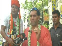 बीजेपी के प्रचार के लिए चुनाव मैदान में उतरे 'द ग्रेट खली', देखिए कैसे मांगा वोट