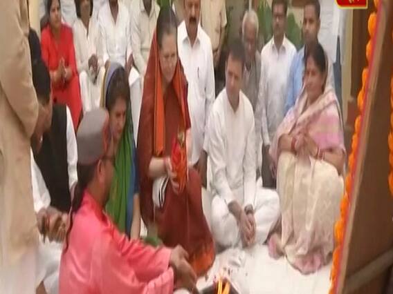 Sonia Gandhi offers prayers ahead of her nomination filing