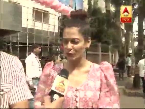 अभिनेत्री पायल रोहतगी ने किया मतदान, देखिए वोट डालते वक्त किस बात का रखा ध्यान