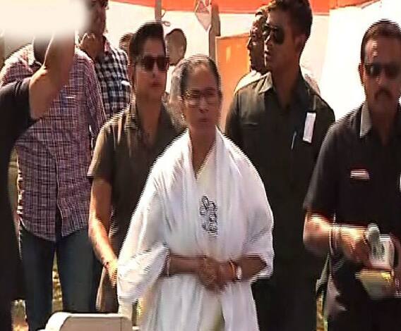 গরমাগরম: কংগ্রেসের সঙ্গে বিজেপির আঁতাতের অভিযোগ মমতার, উনি আরএসএসের কোর কমিটির সদস্য বলেই এত কিছু জানেন, কটাক্ষ অধীরের