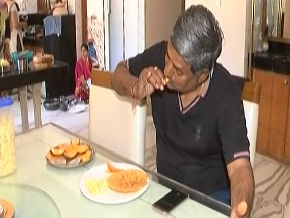 લોકસભાની ચૂંટણી પૂરી થતાં નેતાઓ હળવા મૂડમાં, કોંગ્રેસના ઉમેદવાર કગથરાએ શું કર્યું? જુઓ વીડિયો