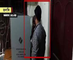 মুর্শিদাবাদের খয়রামারিতে বুথে ঢুকে ভোটারদের কোথায় ভোট দিতে হবে দেখিয়ে দেওয়ার অভিযোগ তৃণমূলের বিরুদ্ধে
