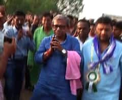 পাওয়ার মিল: মানস ভুঁইয়া: দুটো রুটি, এক বাটি মুসুরের ডাল, আর অল্প টক দইয়েই খুশি পেশায় চিকিৎসক মানস