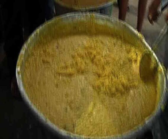 ব্রিগেডে সভা মোদির, সমর্থকদের জন্য খিচুড়ির বন্দোবস্ত বিজেপি দফতরে