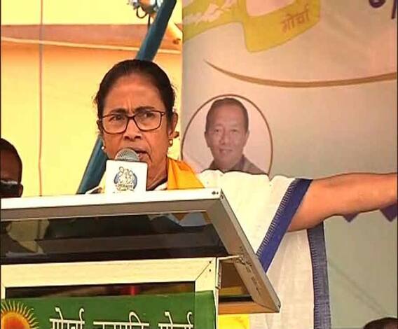 প্রতিশ্রুতি পালনে ব্যর্থ মোদি, নোটবাতিল-জিএসটির ফলে ক্ষতিগ্রস্ত সাধারণ মানুষ থেকে ব্যবসায়ী, আক্রমণ মমতার