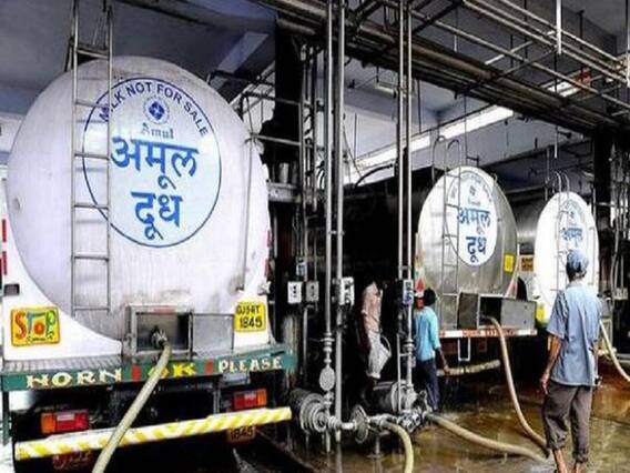 આણંદમાં પશુપાલકો માટે ખુશીના સમાચાર, અમુલે દૂધના ખરીદ ભાવમાં કર્યો વધારો, જુઓ વીડિયો