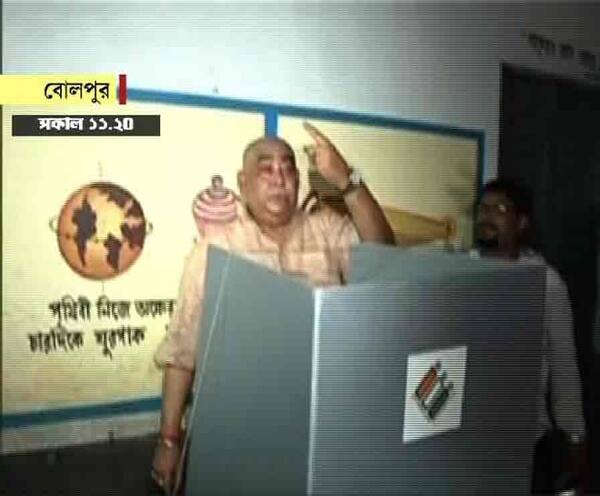 অনুব্রতর ওপর কমিশনের নজরদারির নির্দেশকে চ্যালেঞ্জ জানিয়ে হাইকোর্টে তৃণমূল, স্থগিতাদেশ দিল না আদালত Lok Sabha Election 2019 - No stay order, surveillance on Anubrata Mondal continues অনুব্রতর ওপর কমিশনের নজরদারির নির্দেশকে চ্যালেঞ্জ জানিয়ে হাইকোর্টে তৃণমূল, স্থগিতাদেশ দিল না আদালত