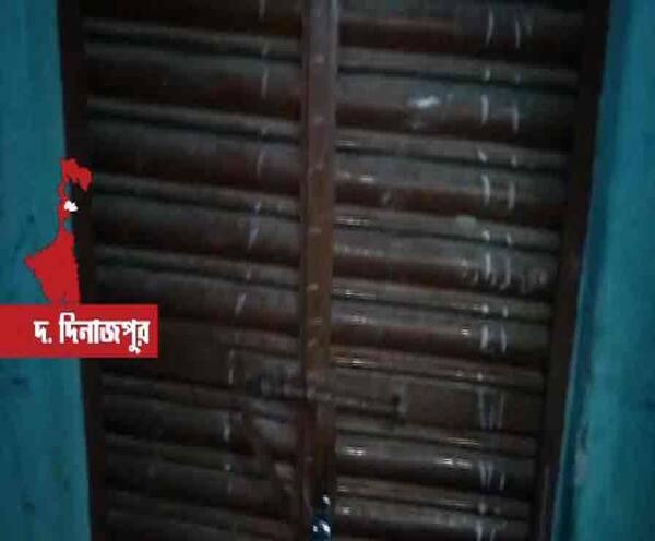 দক্ষিণ দিনাজপুরের হরিরামপুরের ২টি বুথে কেন্দ্রীয় বাহিনীর দাবিতে গ্রামবাসীদের বিক্ষোভ, ভোটকর্মীদের আটকে বুথে তালা ঝুলিয়ে দেওয়া হয় Lok Sabha Election 2019: voters' agitation in South Dinajpur demanding central force দক্ষিণ দিনাজপুরের হরিরামপুরের ২টি বুথে কেন্দ্রীয় বাহিনীর দাবিতে গ্রামবাসীদের বিক্ষোভ, ভোটকর্মীদের আটকে বুথে তালা ঝুলিয়ে দেওয়া হয়