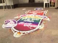 मुंबई के वर्सोवा में पोलिंग बूथ पर खास सजावट, सुरक्षा के भी पुख्ता इंतजाम