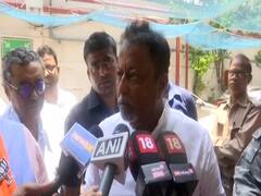 बीजेपी नेता मुकुल रॉय बोले- कल एक समारोह में TMC के गुंडों ने मेरी कार में तोड़-फोड़ की