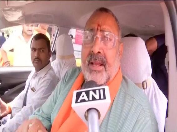 अब रानी का बेटा ही राजा नहीं बनेगा, लोकतंत्र में गरीब का बेटा राजा बनेगा- गिरिराज सिंह