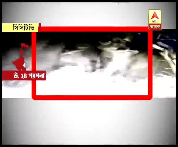 Lok Sabha Election 2019 - BJP sheltered miscreants allegedly attacked TMC supoorters in N24 Parganas ভোটের ফলপ্রকাশ পরবর্তী অশান্তি চলছেই, ব্যারাকপুরে তৃণমূলকর্মীর বাড়িতে হামলার অভিযোগ বিজেপির বিরুদ্ধে, পানিহাটিতেও তৃণমূলকর্মীর বাড়িতে হামলা