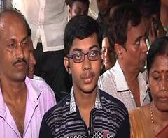 ভবিষ্যতে ডাক্তার হতে চাই, বলল মাধ্যমিকে প্রথম স্থানাধিকারী সৌগত দাস