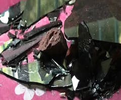 টিটাগড়ের পলতা শান্তিনগরে বেসরকারি সংস্থার কর্মীর বাড়িতে দুষ্কৃতী হামলা