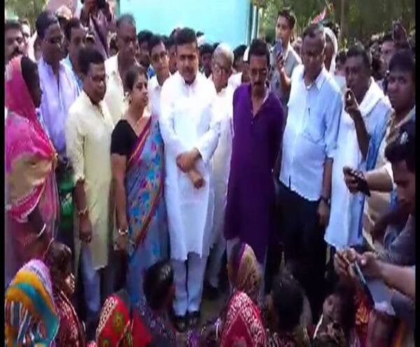 Lok Sabha Election 2019 - Subhendu Adhikari meets district leaders of West Midnapore পশ্চিম মেদিনীপুরে কার্যত ভরাডুবি হয়েছে তৃণমূল কংগ্রেসের, জেলার দায়িত্ব পেয়েই নেতৃত্বের সঙ্গে বৈঠকে শুভেন্দু অধিকারী